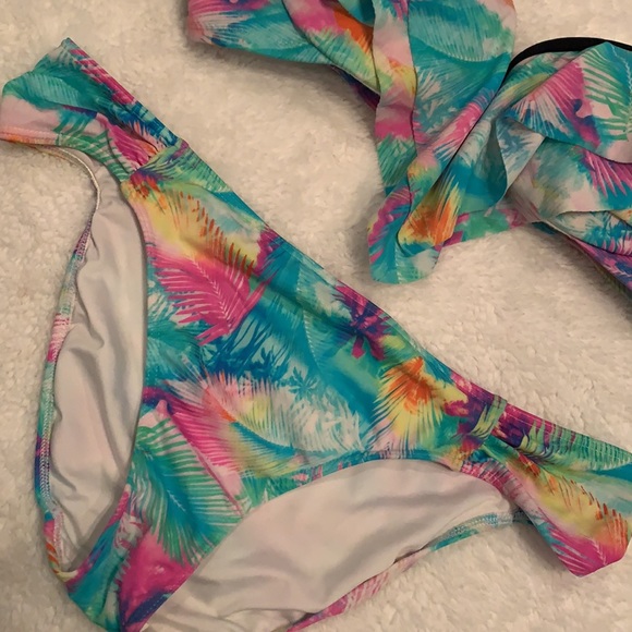 **Rare Find**Pink by Victoria Secret bikini set - Picture 11 of 15